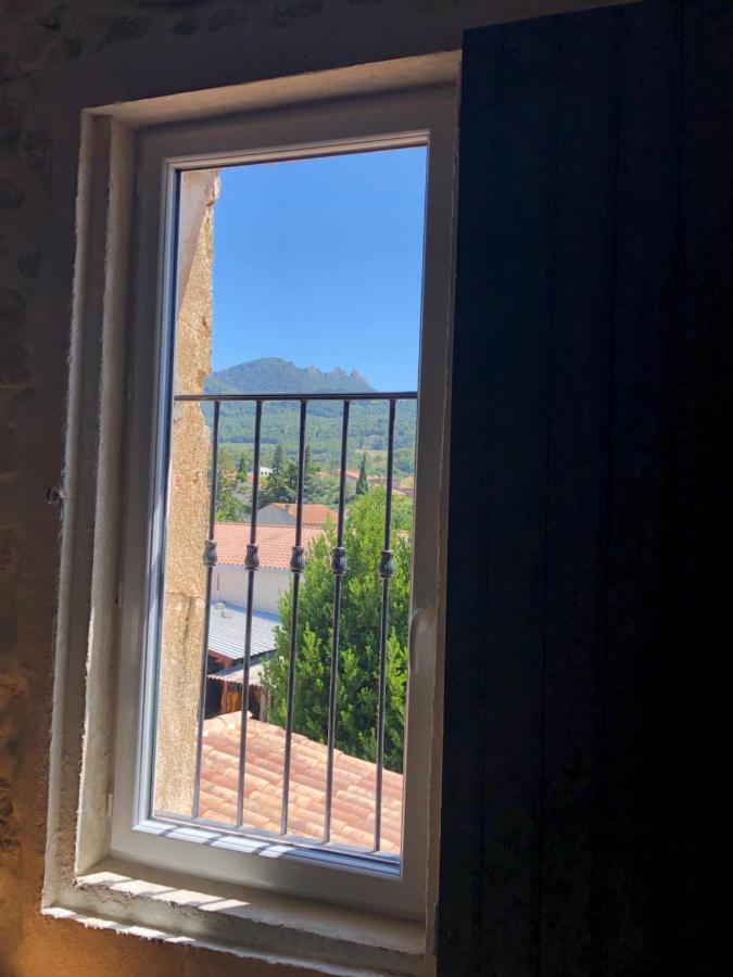 B&B - Le Vieux Figuier Вакерас Екстер'єр фото